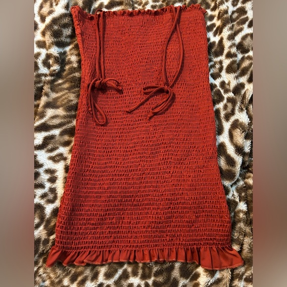 Res Smocked Strapless Dress - Picture 2 of 5